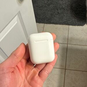 AirPod first gen White Wireless Earbuds Case